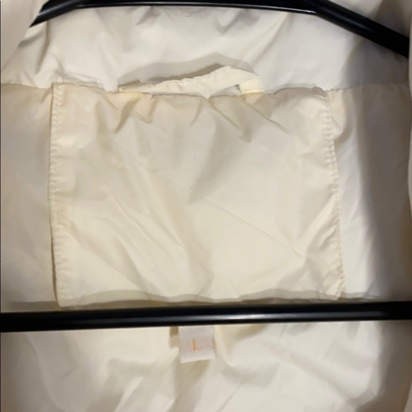 White/Cream White Puff Warm Vest! (L) - Picture 3 of 4